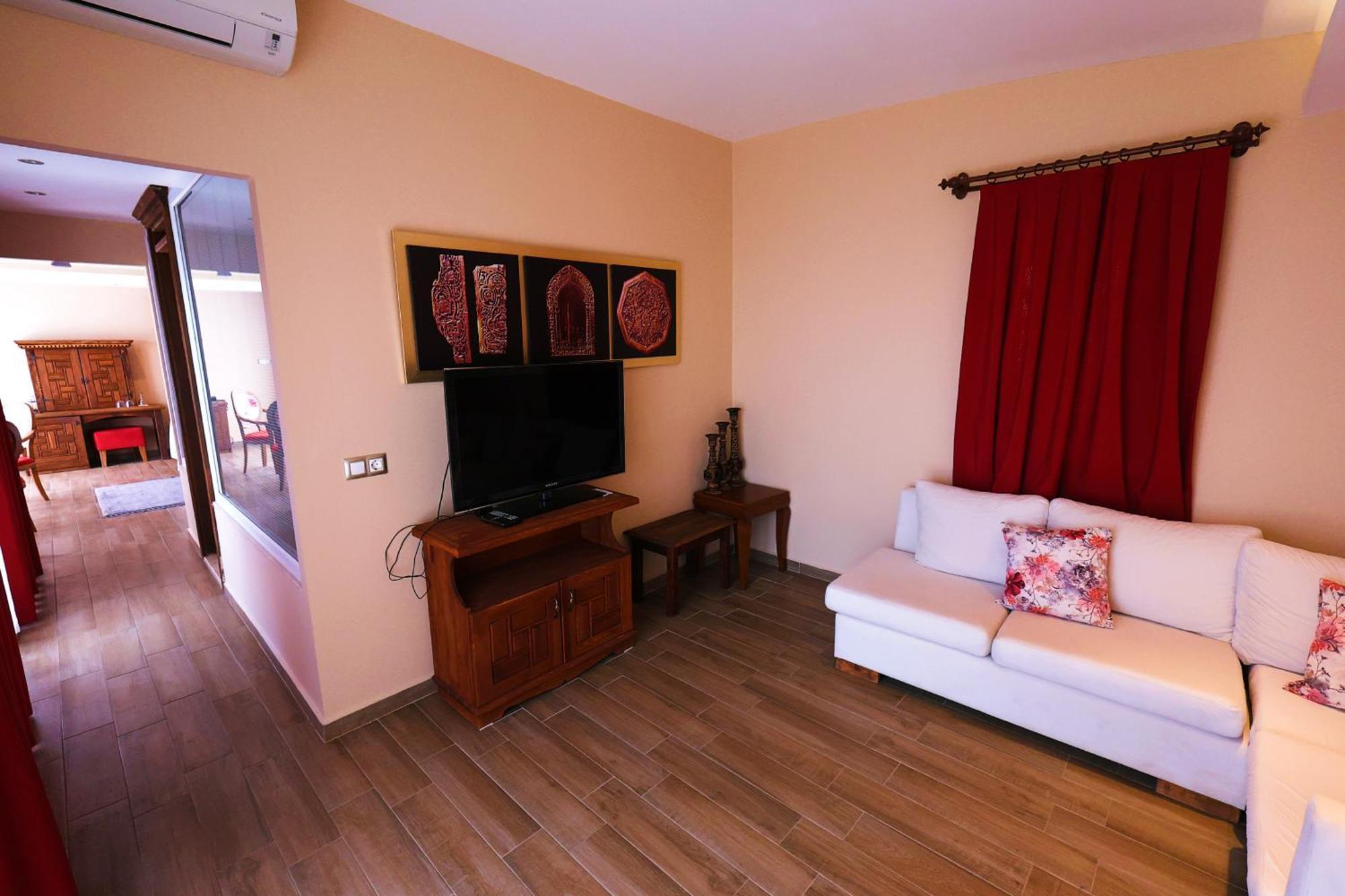 Lissiya Hotel Faralya Exterior photo